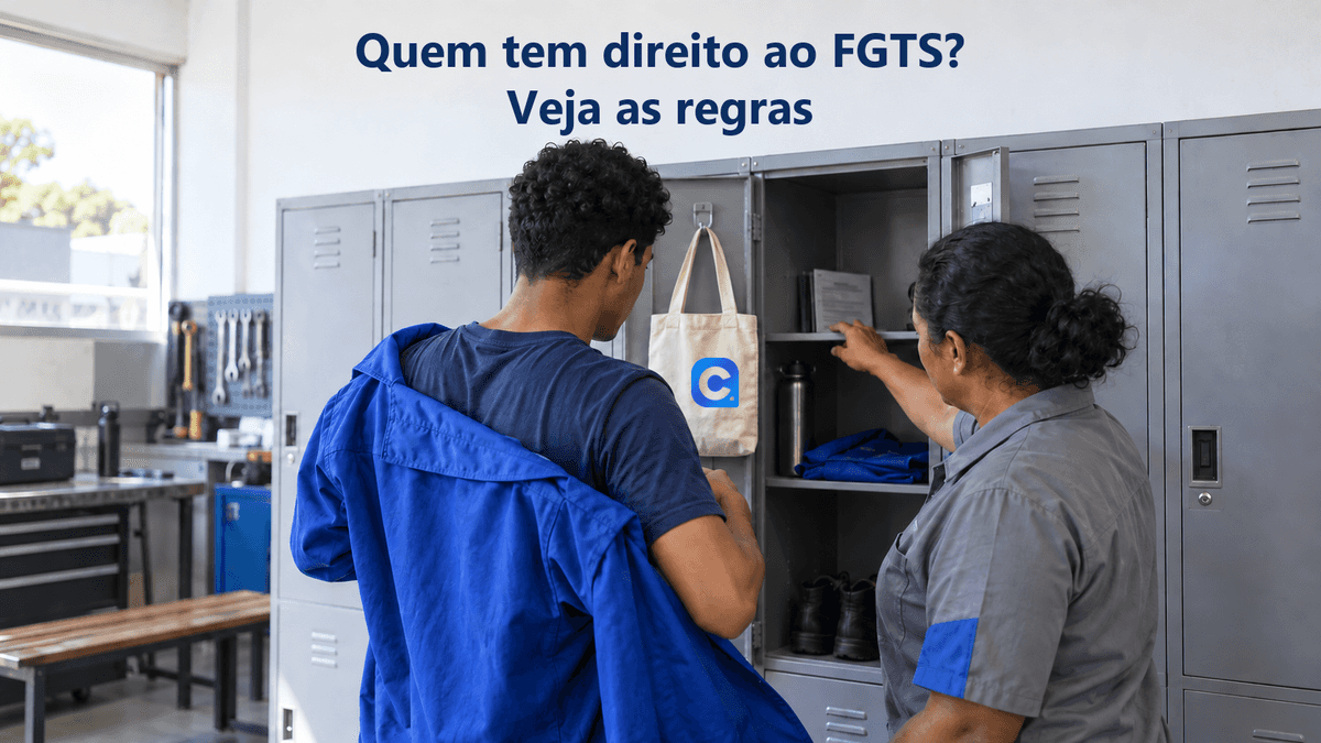 Jovem adulto veste uniforme azul enquanto uma colega aponta o compartimento do armário na oficina; uma bolsa pendurada no gancho tem o símbolo oficial do Meu Consig.